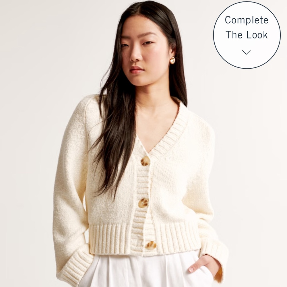 Abercrombie & Fitch cream colored cardigan